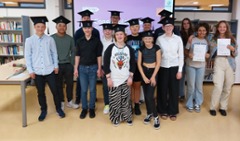 Wolfsbos prijst leerlingen om inzet tijdens diploma-uitreiking Cambridge English Wolfsbos prijst leerlingen om inzet tijdens diploma-uitreiking Cambridge English